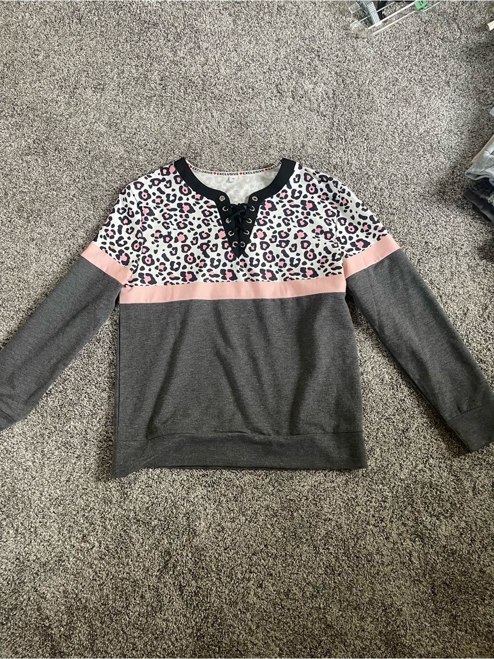 Lace-Up Leopard Print Colorblock Pullover - Gray & Pink
